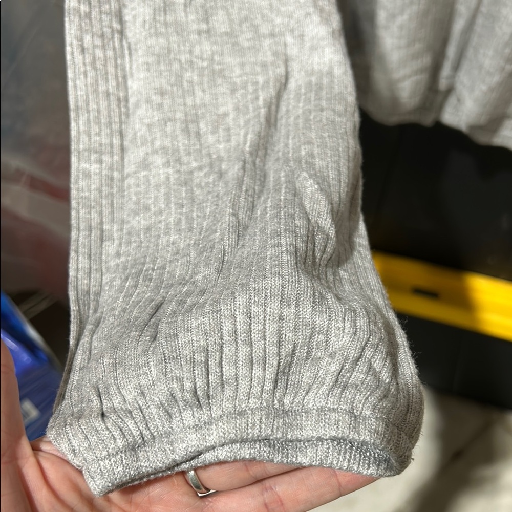 Gray Ribbed Long Sleeve Top - Picture 4 of 6